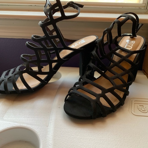 Heels - Picture 2 of 2